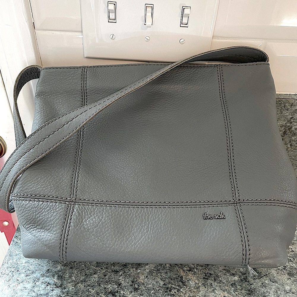 “The Sak” hobo all leather shoulder bag. Very soft leather and lots room inside